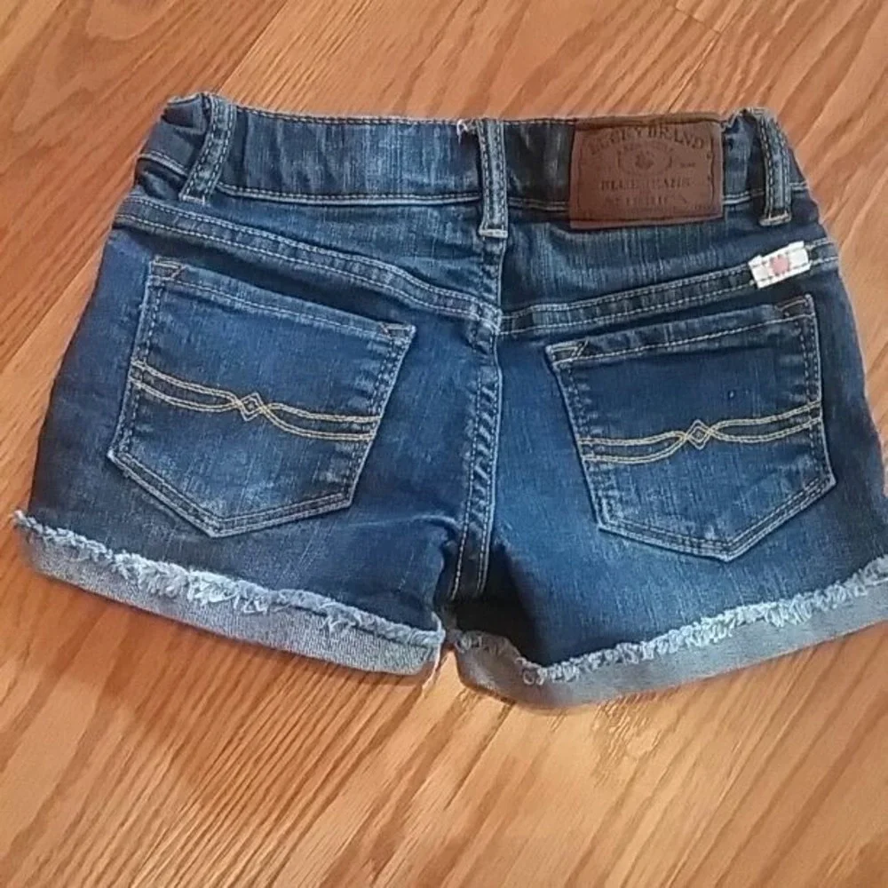 The Unbranded Brand lucky brand